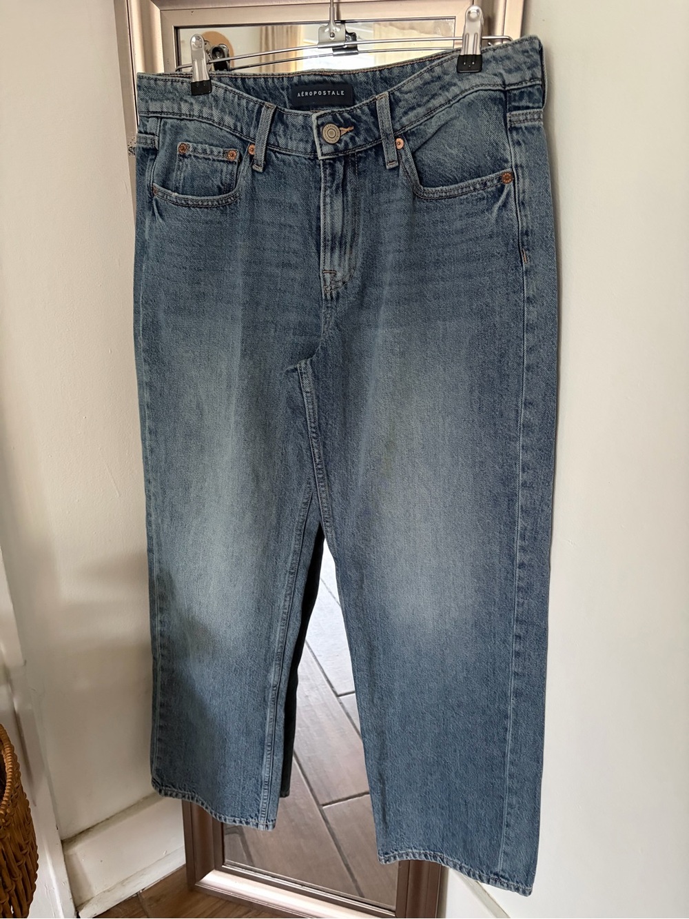4. Aeropostale Low-Rise Baggy Jeans — Size 8 Regular